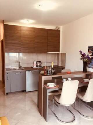 Апартаменты Green Peace Apartments with Swimming Pool Херцег-Нови Улучшенные апартаменты-5